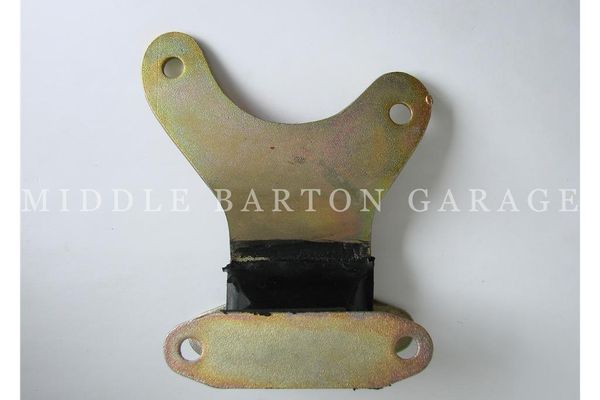 GEARBOX MOUNT 124 BS/CS '68-85
